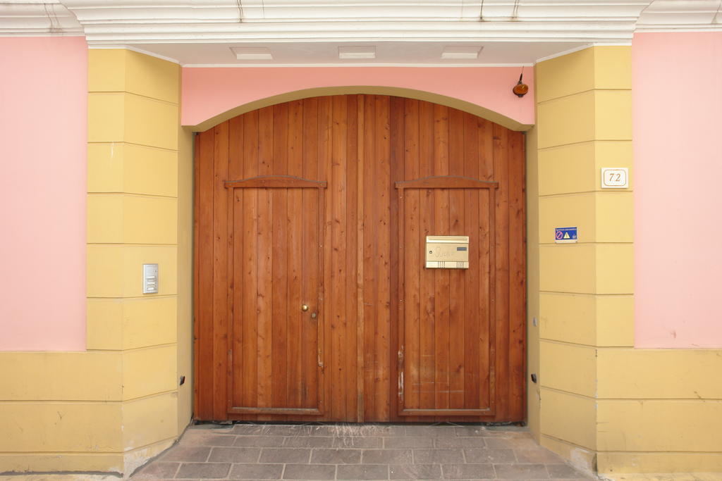Pauli'S Holiday House Монсеррато Экстерьер фото